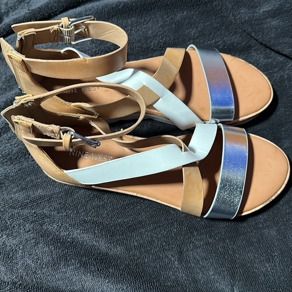 Nine West Comfort Sandals Size 8M Tan Faux Leather Platform Wide Strap Sandal